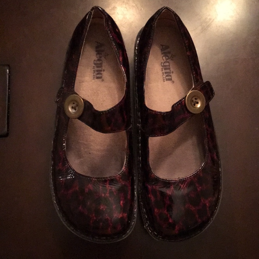 Algeria Mary Jane style clogs